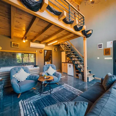 Villa Antik River House