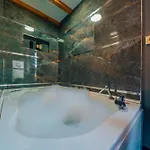 Villa Antik River House *