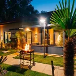 Villa Antik River House *