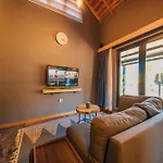 Antik River House Villa *