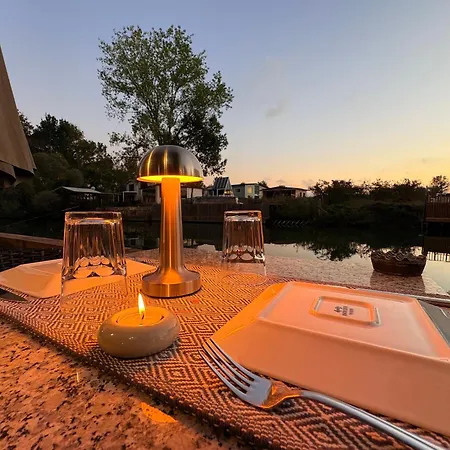 Villa Antik River House *