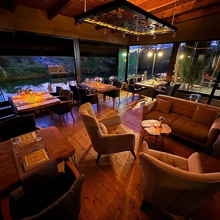 Antik River House * Sile