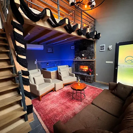 Villa Antik River House