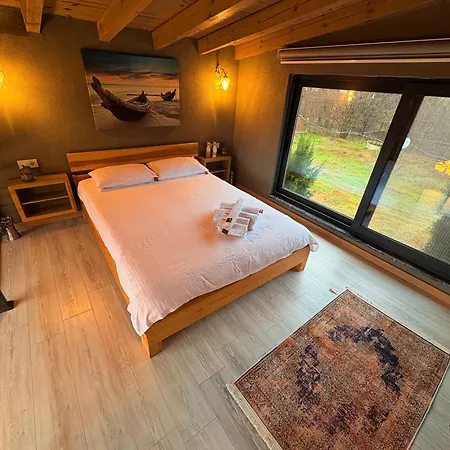 Antik River House Villa *