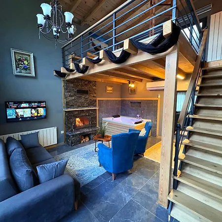 Antik River House *
