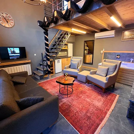 Antik River House فيلة أجفا