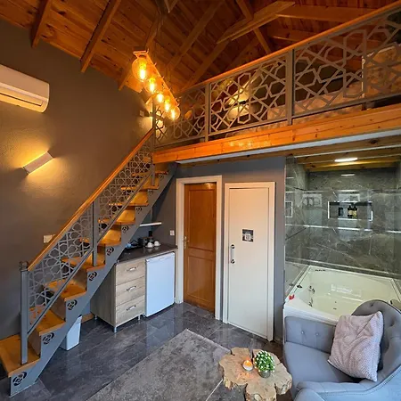 Antik River House Villa