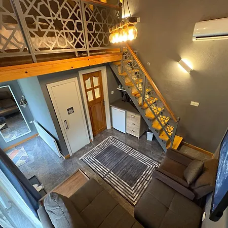 Villa Antik River House