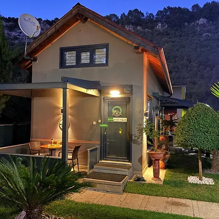 Villa Antik River House *