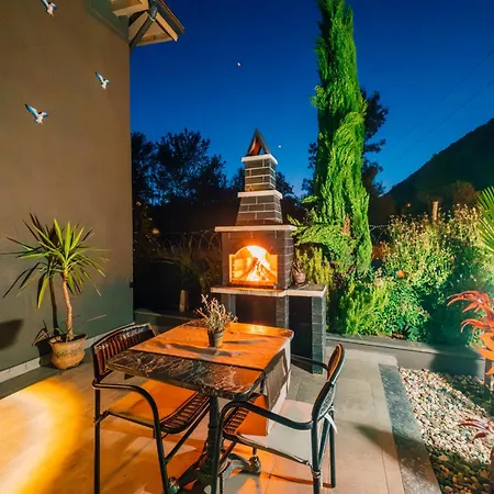 فيلة Antik River House أجفا