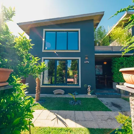 Antik River House Villa