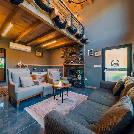 فيلة Antik River House *
