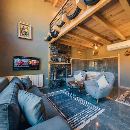 فيلة Antik River House أجفا