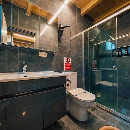 Antik River House *