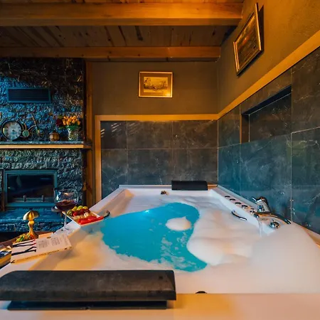 Antik River House أجفا