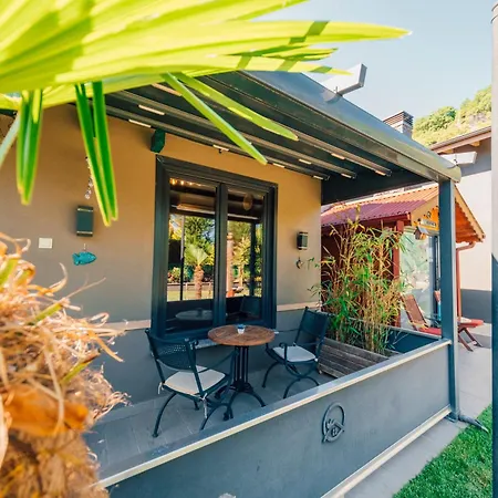 Antik River House فيلة أجفا