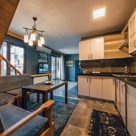 Antik River House * أجفا