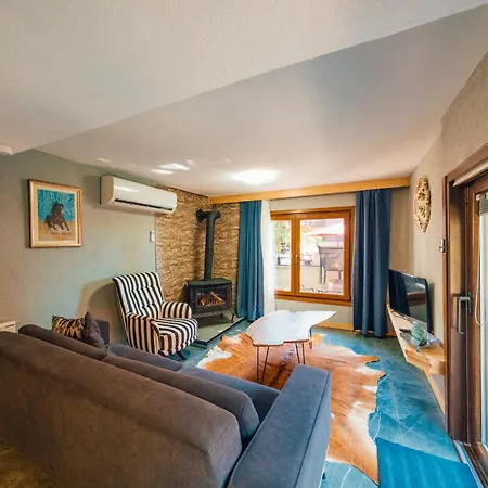 فيلة Antik River House أجفا