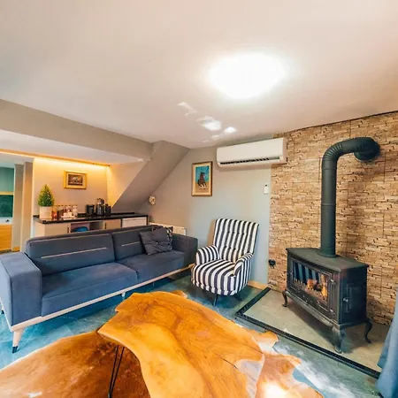 Antik River House
