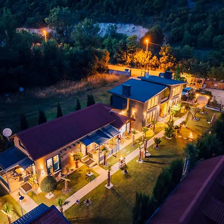 Antik River House فيلة أجفا