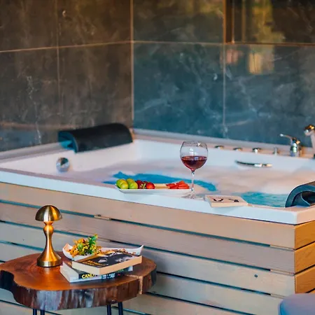 فيلة Antik River House أجفا